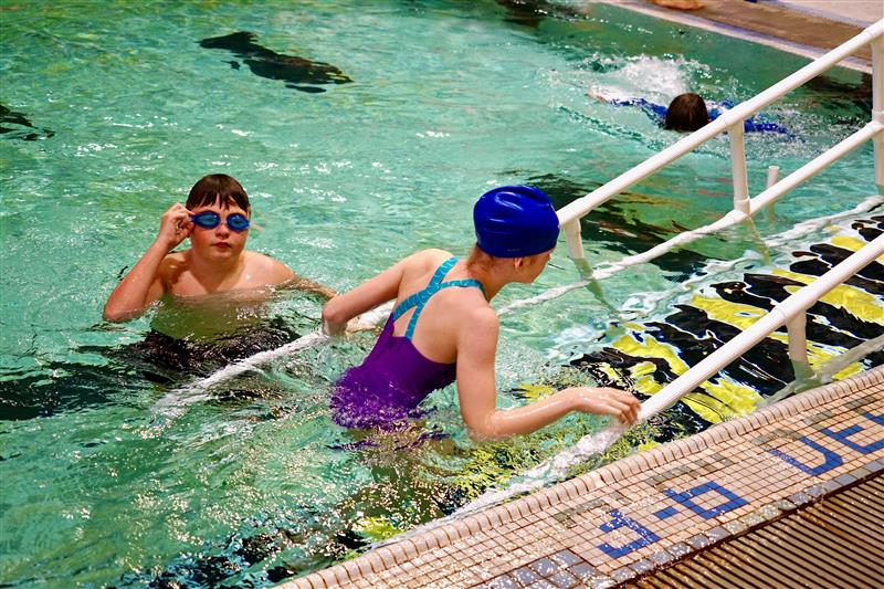 Gentle-incline pool ramp